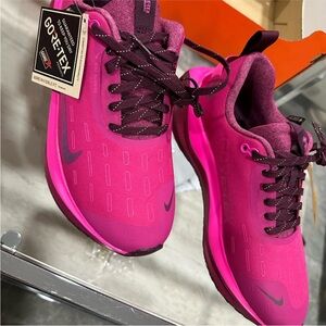 Womens Nike reactx infinity rn 4 GTX waterproof